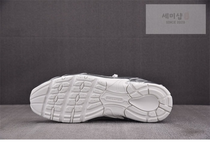 New Balance 미우미우 x 뉴발란스 530 SL 실버 신발 5번 이미지