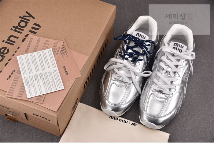 New Balance 미우미우 x 뉴발란스 530 SL 실버 신발 7번 이미지