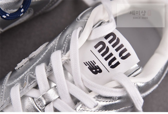 New Balance 미우미우 x 뉴발란스 530 SL 실버 신발 9번 이미지