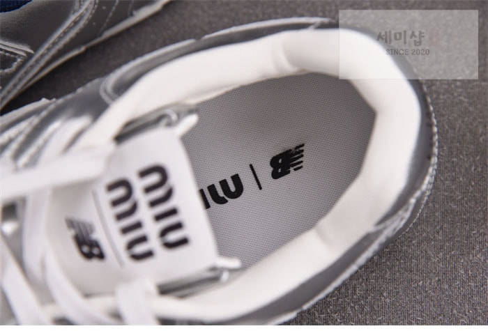 New Balance 미우미우 x 뉴발란스 530 SL 실버 신발 10번 이미지