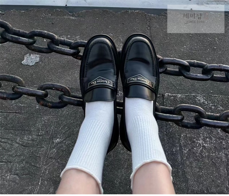 D I O R 디올 보이 브러쉬드 레더 로퍼 신발 2번 이미지