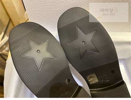 D I O R 디올 Boy 여성용 로퍼 신발 16번 이미지