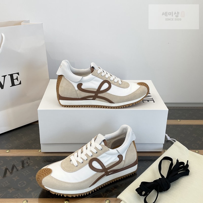 Loewe 로에베 플로우 러너 스니커즈 스웨이드 나일론 화이트 베이지 신발 1번 이미지