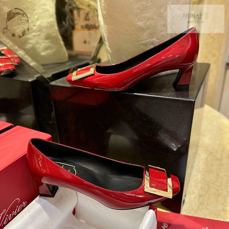 Roger Vivier 로저비비에 트럼펫 메탈 버클 펌프스 신발 1번 이미지