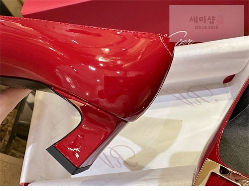 Roger Vivier 로저비비에 트럼펫 메탈 버클 펌프스 신발 16번 이미지