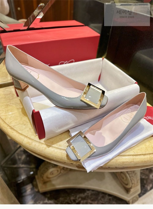 Roger Vivier 로저 비비에 트럼펫 메탈 버클 펌프스4.5cm 신발 19번 이미지