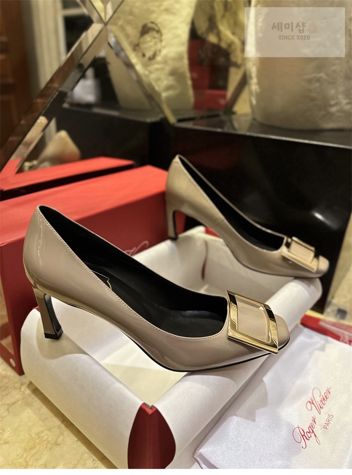 Roger Vivier 로저 비비에 트럼펫 메탈 버클 펌프스 7cm 베이지 신발 6번 이미지