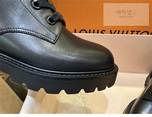 Louis Vuitton 루이비통 LV 테리토리 레이스업 부츠 신발 9번 이미지