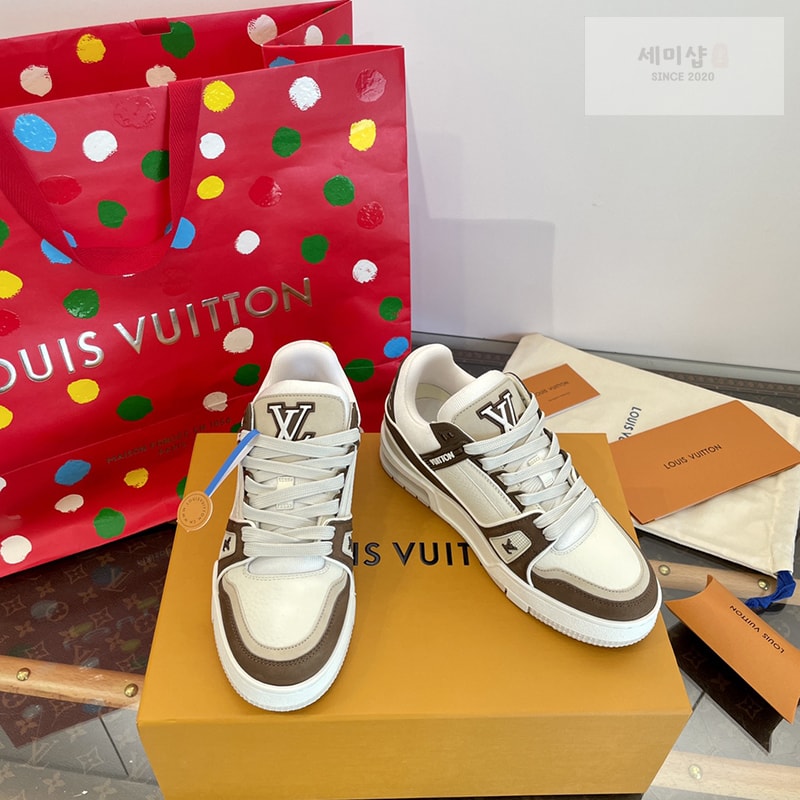 Louis Vuitton 루이비통 LV 트레이너 스니커즈 브라운 신발 19번 이미지