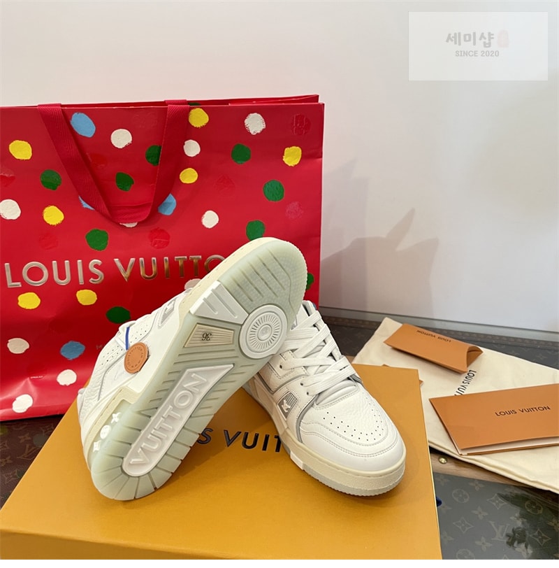 Louis Vuitton 루이비통 LV 트레이너 스니커즈 화이트 레플리카 7번 이미지 - 신발 | 세미샵 레플리카 사이트