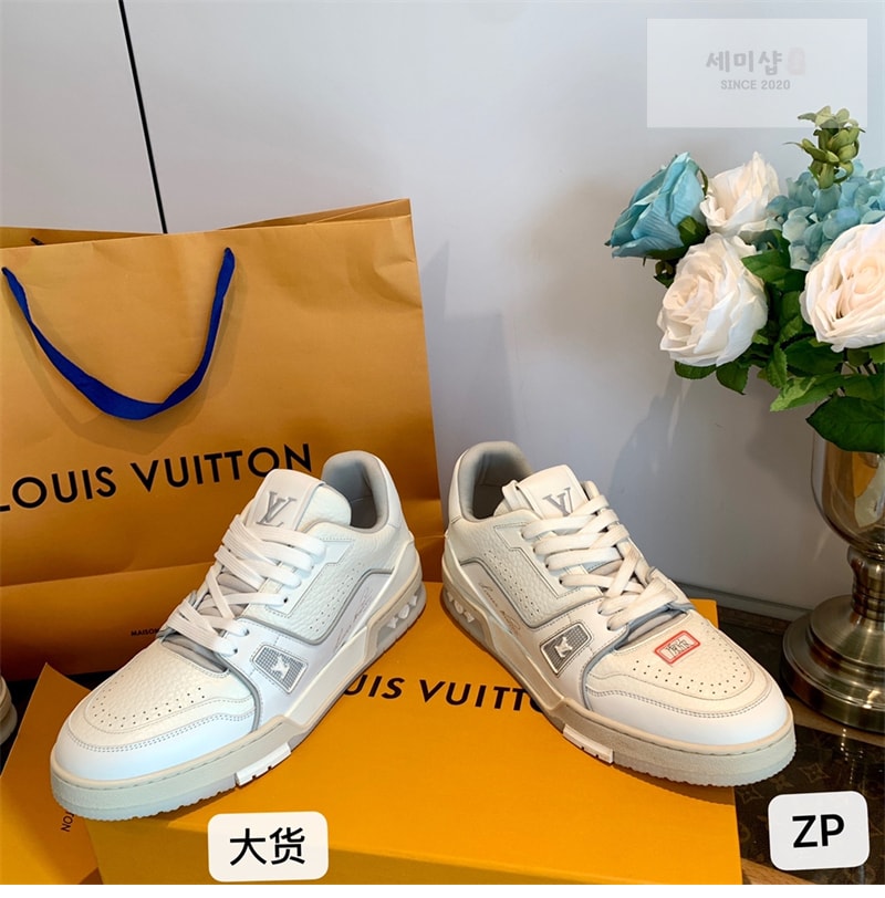 Louis Vuitton 루이비통 LV 트레이너 스니커즈 화이트 레플리카 11번 이미지 - 신발 | 세미샵 레플리카 사이트