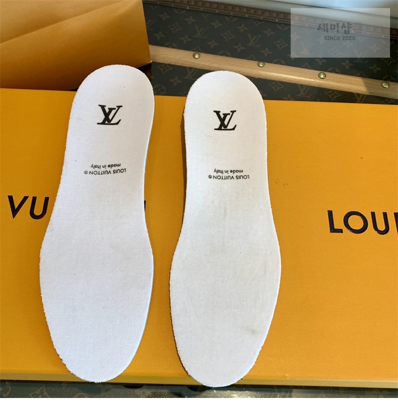 Louis Vuitton 루이비통 LV 트레이너 스니커즈 화이트 레플리카 17번 이미지 - 신발 | 세미샵 레플리카 사이트