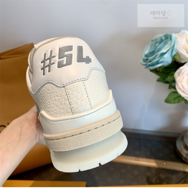 Louis Vuitton 루이비통 LV 트레이너 스니커즈 화이트 레플리카 24번 이미지 - 신발 | 세미샵 레플리카 사이트