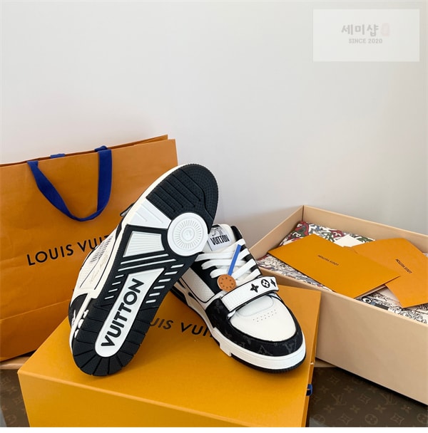 Louis Vuitton 루이비통 LV 트레이너 스니커즈 레플리카 17번 이미지 - 신발 | 세미샵 레플리카 사이트