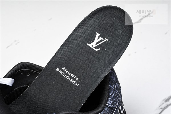 Louis Vuitton 루이비통 LV 트레이너 스니커즈 신발 22번 이미지