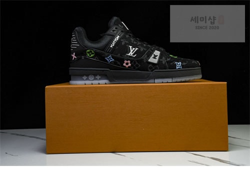 Louis Vuitton 루이비통 LV 트레이너 스니커즈 레플리카 28번 이미지 - 신발 | 세미샵 레플리카 사이트