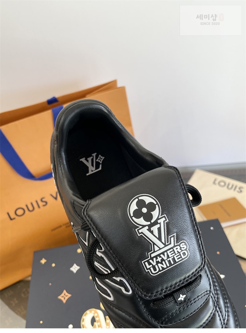 Louis Vuitton 루이비통 LV 풋프린트 사커 스니커즈 블랙 신발 19번 이미지