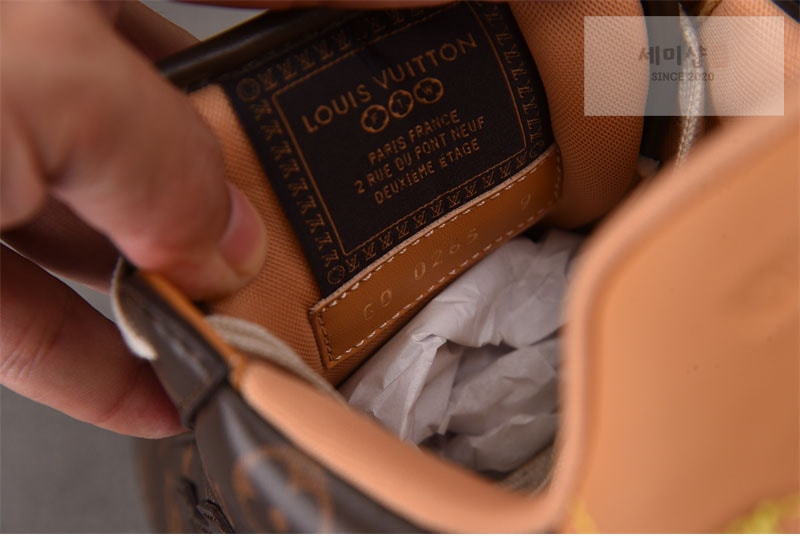 Louis Vuitton 루이비통 x 니고 LV 버터소프트 스니커즈 신발 10번 이미지