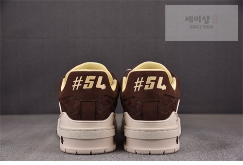 Louis Vuitton 루이비통 x 타일러 크리에이터 LV 트레이너 모카 신발 8번 이미지