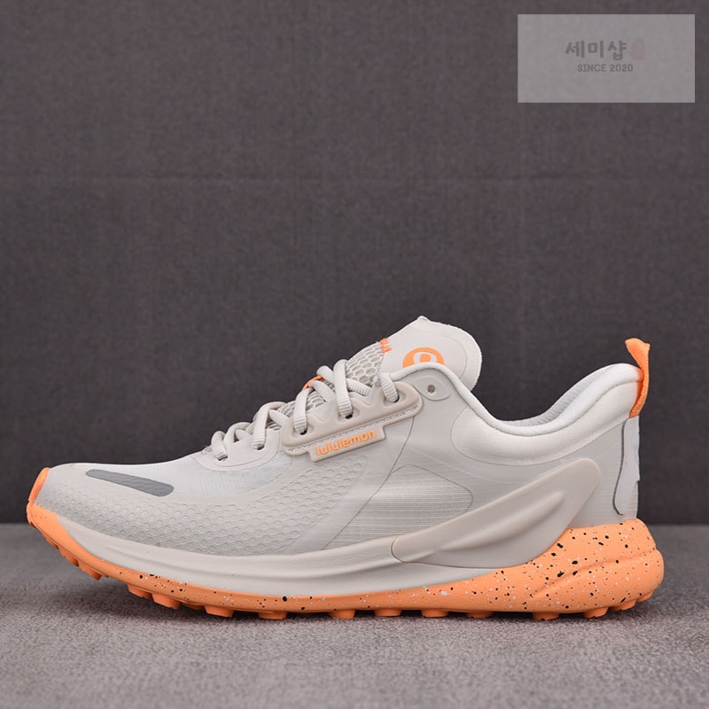 Lululemon 룰루레몬 블리스필 트레일 러닝 슈즈 라이트 LIGHT VAPOR/BONE/FLORID ORANGE 신발 1번 이미지