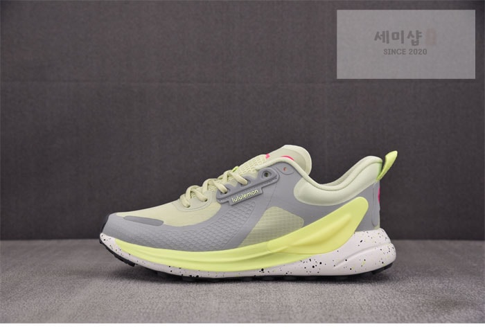 Lululemon 룰루레몬 블리스필 트레일 러닝 슈즈 DEWY/SILVER DROP/FADED ZAP 신발 2번 이미지