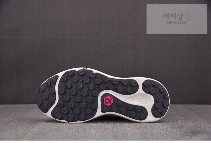Lululemon 룰루레몬 블리스필 트레일 러닝 슈즈 DEWY/SILVER DROP/FADED ZAP 신발 5번 이미지