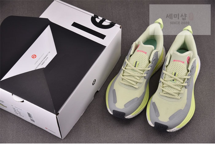 Lululemon 룰루레몬 블리스필 트레일 러닝 슈즈 DEWY/SILVER DROP/FADED ZAP 신발 8번 이미지