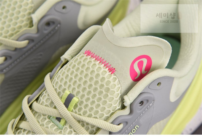 Lululemon 룰루레몬 블리스필 트레일 러닝 슈즈 DEWY/SILVER DROP/FADED ZAP 신발 13번 이미지