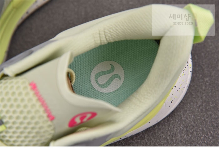 Lululemon 룰루레몬 블리스필 트레일 러닝 슈즈 DEWY/SILVER DROP/FADED ZAP 신발 14번 이미지