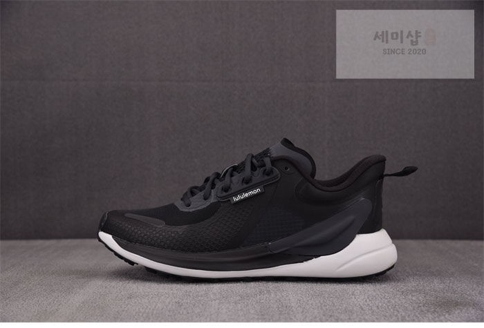 룰루레몬 룰루레몬 블리스필 트레일 러닝 슈즈 GRAPHITE GREY/BLACK/VAPOR 신발 2번 이미지