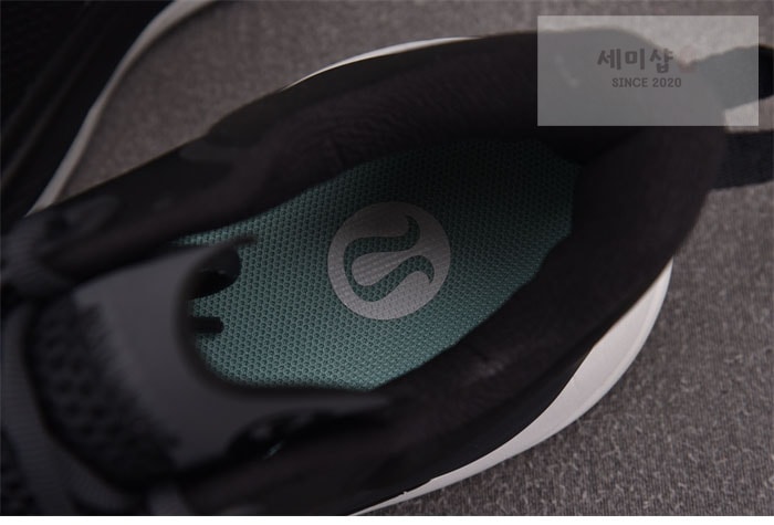 룰루레몬 룰루레몬 블리스필 트레일 러닝 슈즈 GRAPHITE GREY/BLACK/VAPOR 신발 11번 이미지