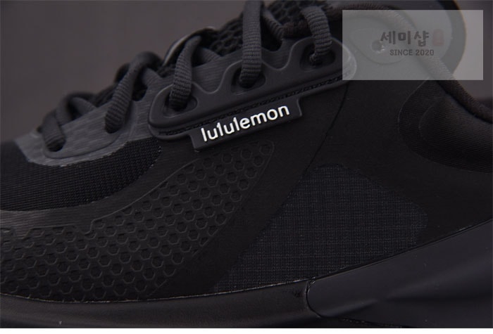 룰루레몬 룰루레몬 블리스필 트레일 러닝 슈즈 GRAPHITE GREY/BLACK/VAPOR 신발 13번 이미지