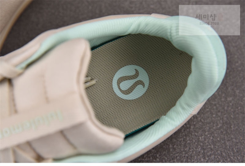 Lululemon 룰루레몬 시티버스 스니커즈 신발 10번 이미지