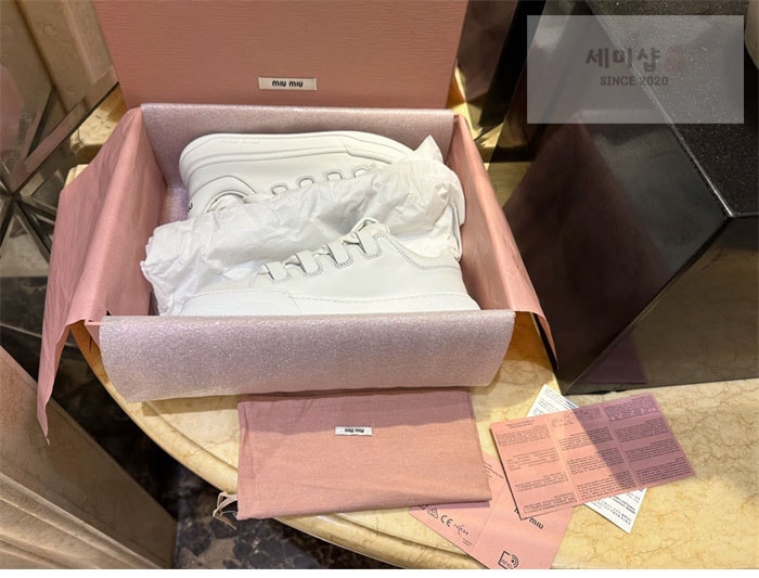 Miu Miu 미우미우 레더 스니커즈 화이트 신발 4번 이미지