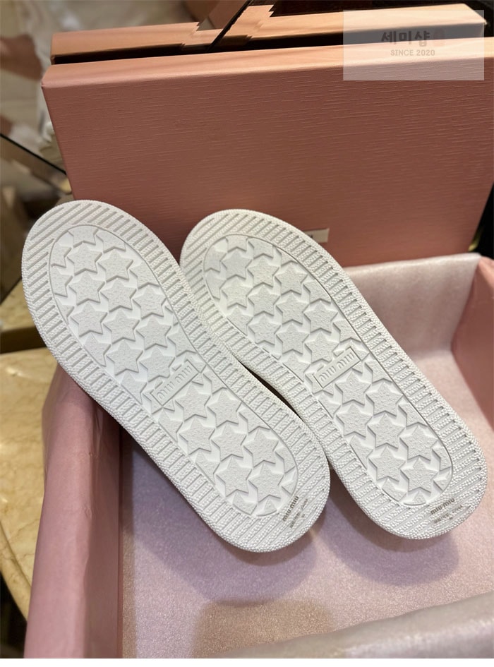 Miu Miu 미우미우 레더 스니커즈 화이트 신발 10번 이미지
