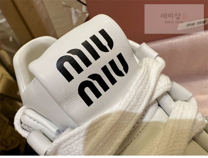 Miu Miu 미우미우 레더 스니커즈 화이트 신발 12번 이미지