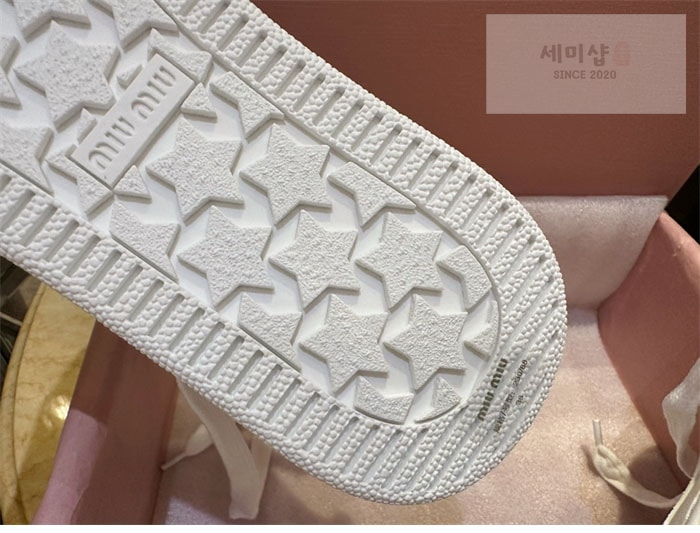 Miu Miu 미우미우 레더 스니커즈 화이트 신발 16번 이미지