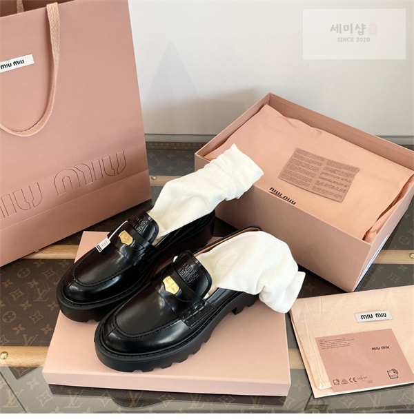 Miu Miu 미우미우 브러쉬드 가죽 페니 로퍼 신발 10번 이미지