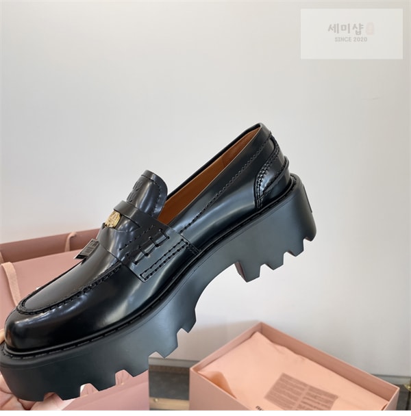 Miu Miu 미우미우 브러쉬드 가죽 페니 로퍼 신발 11번 이미지