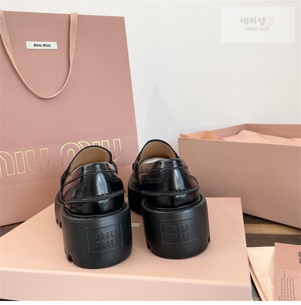 Miu Miu 미우미우 브러쉬드 가죽 페니 로퍼 신발 13번 이미지
