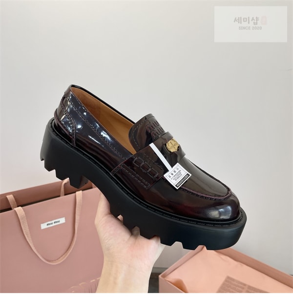 Miu Miu 미우미우 브러쉬드 가죽 페니 로퍼 신발 16번 이미지