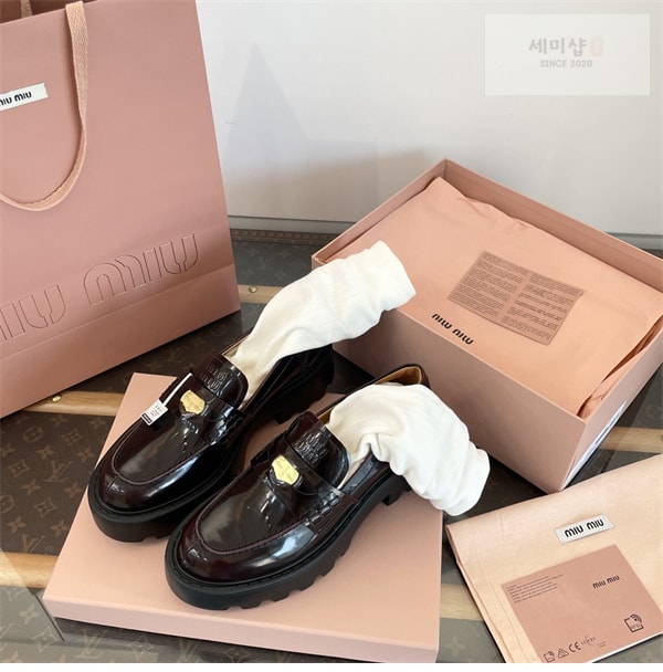 Miu Miu 미우미우 브러쉬드 가죽 페니 로퍼 신발 17번 이미지
