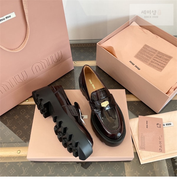 Miu Miu 미우미우 브러쉬드 가죽 페니 로퍼 신발 19번 이미지