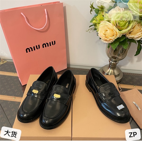 Miu Miu 미우미우 브러쉬드 가죽 페니 로퍼 신발 14번 이미지