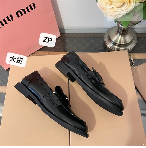 Miu Miu 미우미우 브러쉬드 가죽 페니 로퍼 신발 19번 이미지