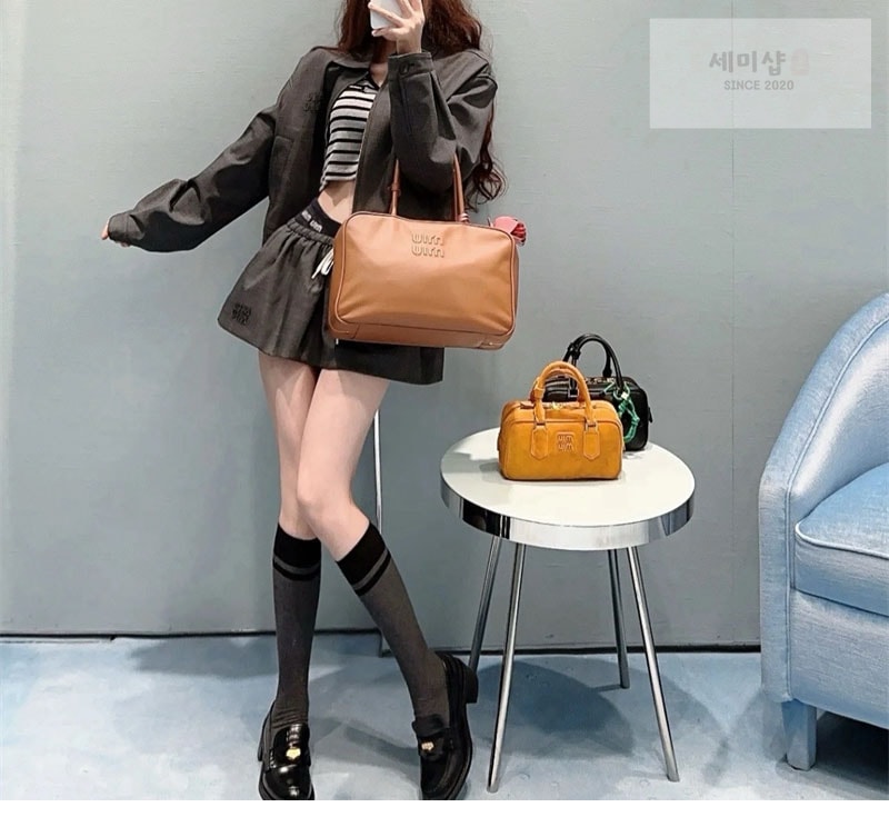 Miu Miu 미우미우 브러쉬드 레더 페니 로퍼 신발 2번 이미지