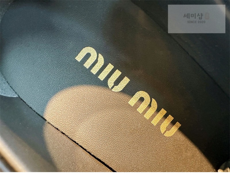 Miu Miu 미우미우 브러쉬드 레더 페니 로퍼 신발 13번 이미지
