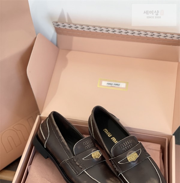 Miu Miu 미우미우 빈티지 이팩트 가죽 페니 로퍼 신발 11번 이미지