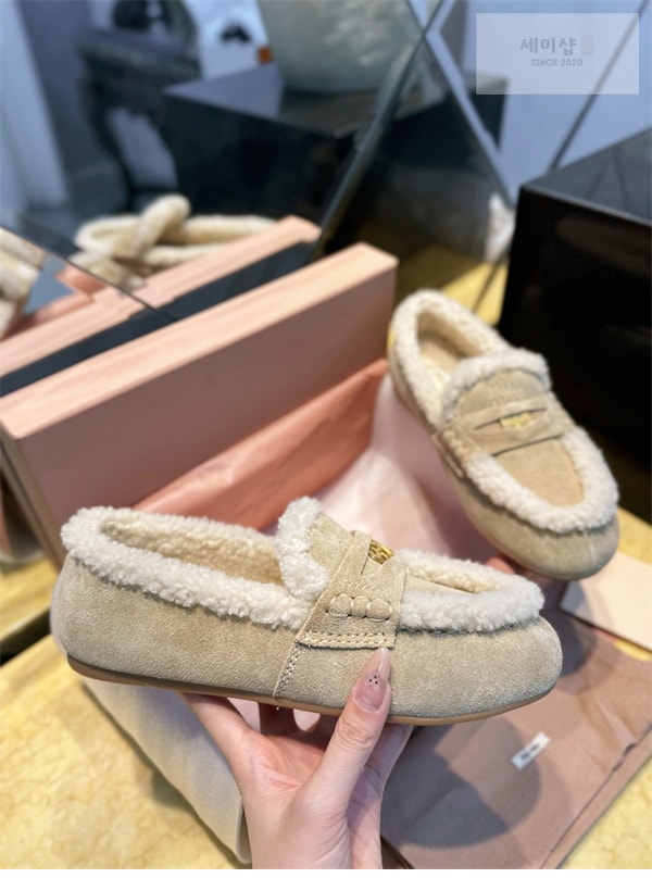 Miu Miu 미우미우 시어링 스웨이드 페니 로퍼 신발 6번 이미지