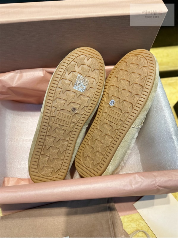 Miu Miu 미우미우 시어링 스웨이드 페니 로퍼 신발 8번 이미지
